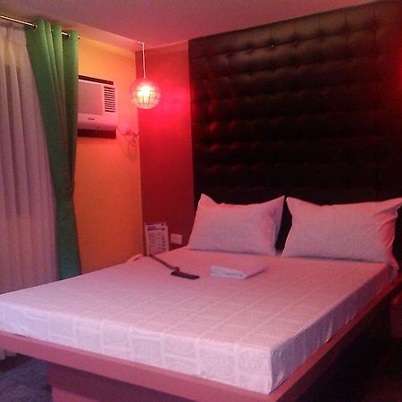Icon Hotel Macapagal Manila Quarto foto
