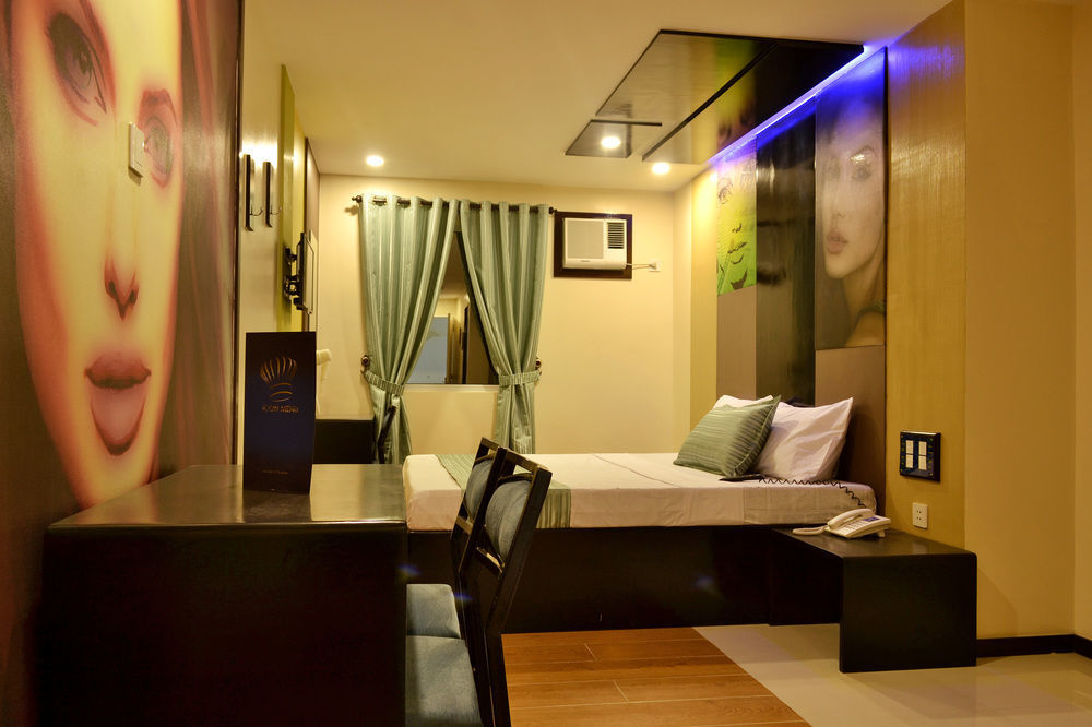 Icon Hotel Macapagal Manila Exterior foto